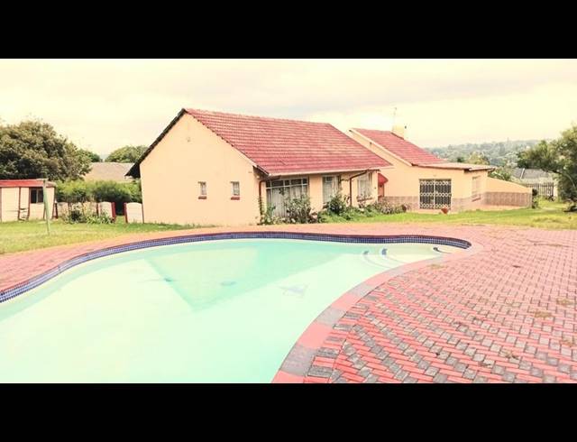 4 BEDROOM HOUSE FOR SALE IN LOMBARDY EAST